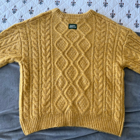 Daily Drills Butter Yellow Sweater !!! - Picture 5 of 5